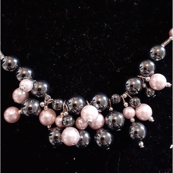 HANDBEADED Jewelry - 19" HEMATITE &PEARLIZED PINK RESIN ART